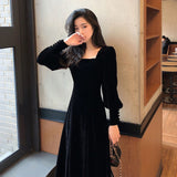 Fang Collar Velvet Long-Sleeved Dress In The Fall Of 2025 New French Retro Slimming Temperament Sexy Mid-Long Dress