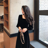 Fang Collar Velvet Long-Sleeved Dress In The Fall Of 2025 New French Retro Slimming Temperament Sexy Mid-Long Dress