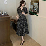 French Retro Floral Sen Series Orange Pear Summer New Broken Floral Dress Women's Wearing V-Neck A-Dress Reduction Age