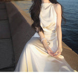 [Falling White Moon] Niche Design Feeld With A Thin Set With Fashion Two Sets Of Temperament Long Skirt